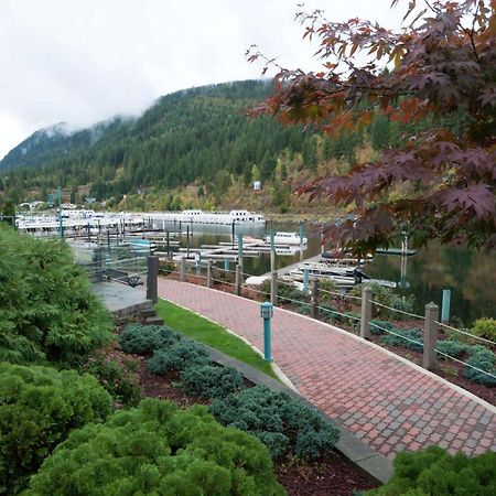 Super 8 By Wyndham Sicamous Hotel Luaran gambar
