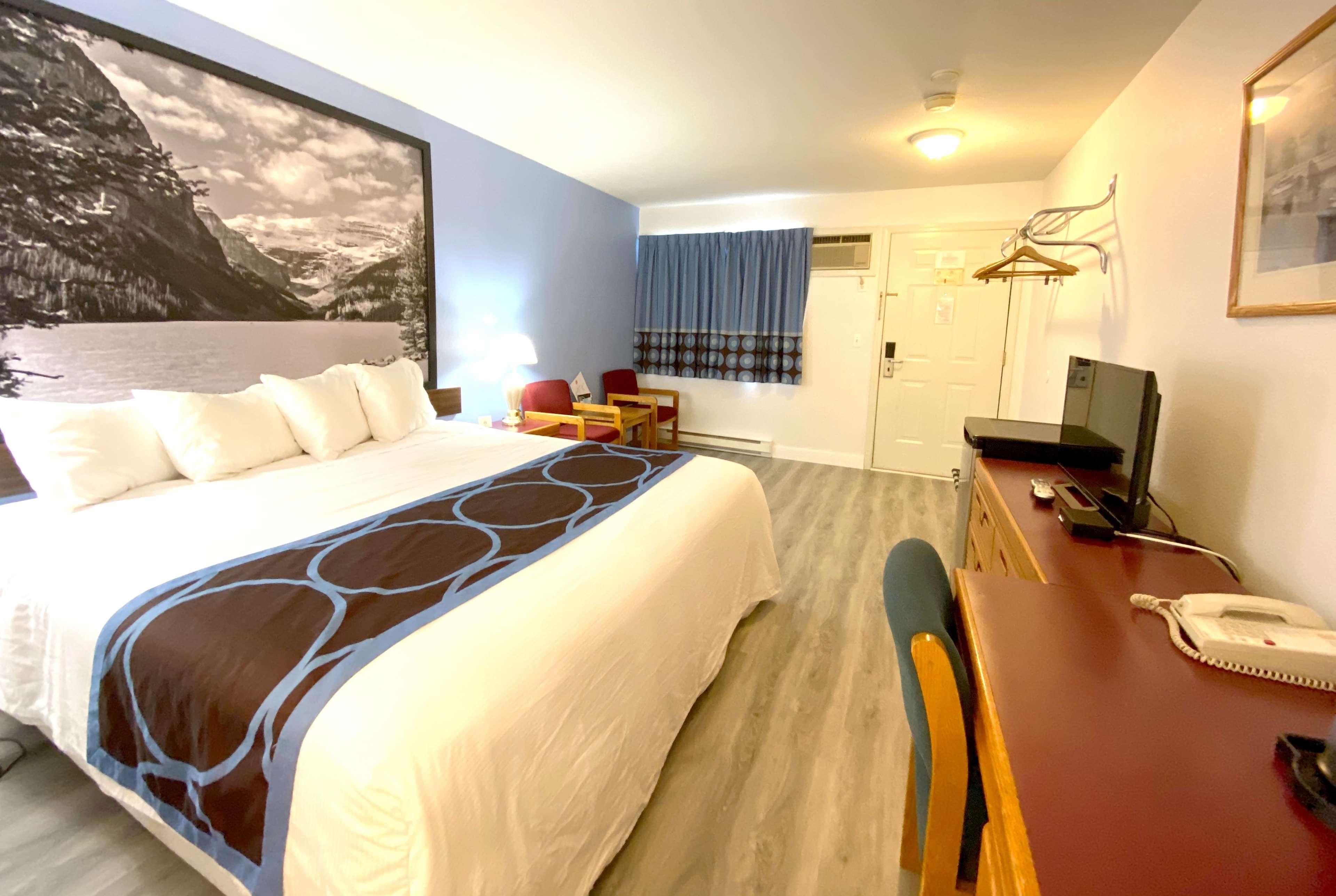 Super 8 By Wyndham Sicamous Hotel Luaran gambar