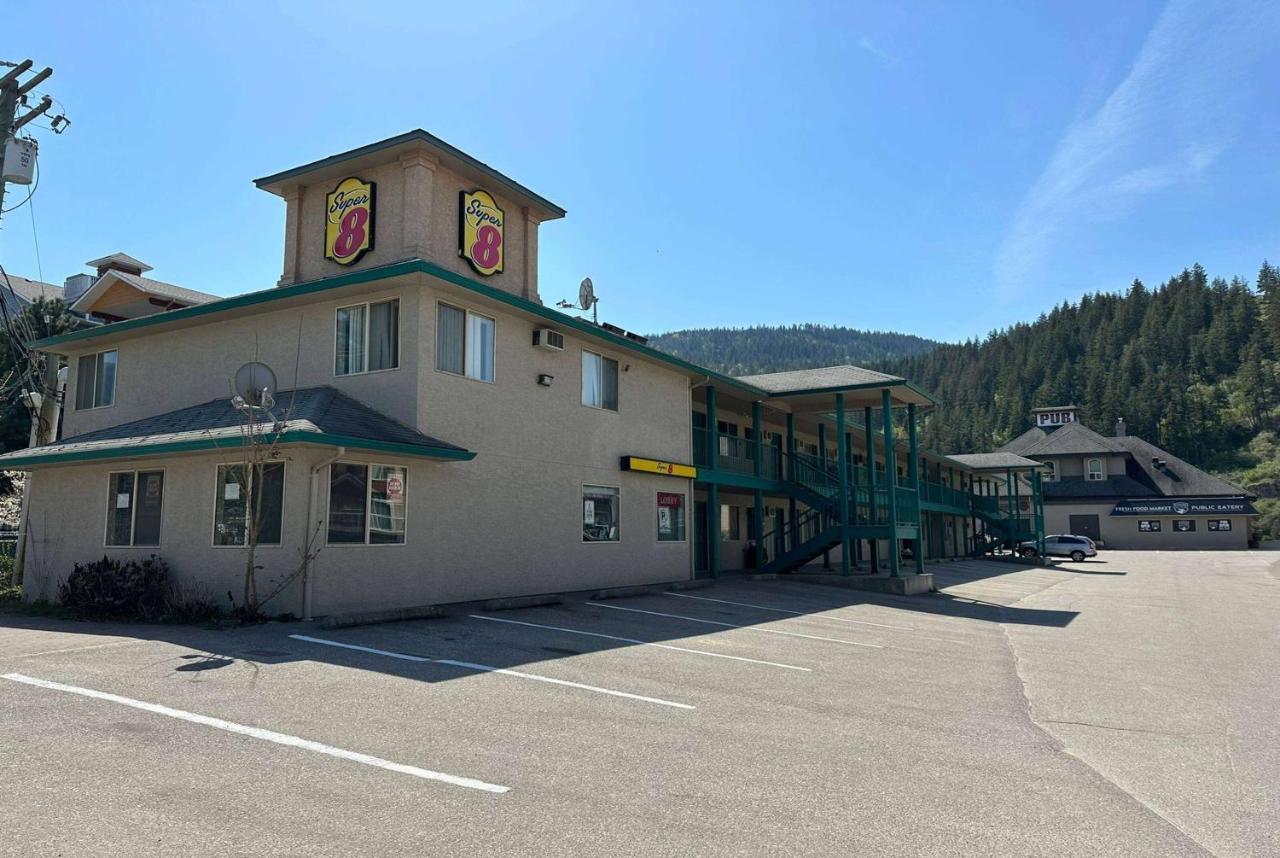 Super 8 By Wyndham Sicamous Hotel Luaran gambar