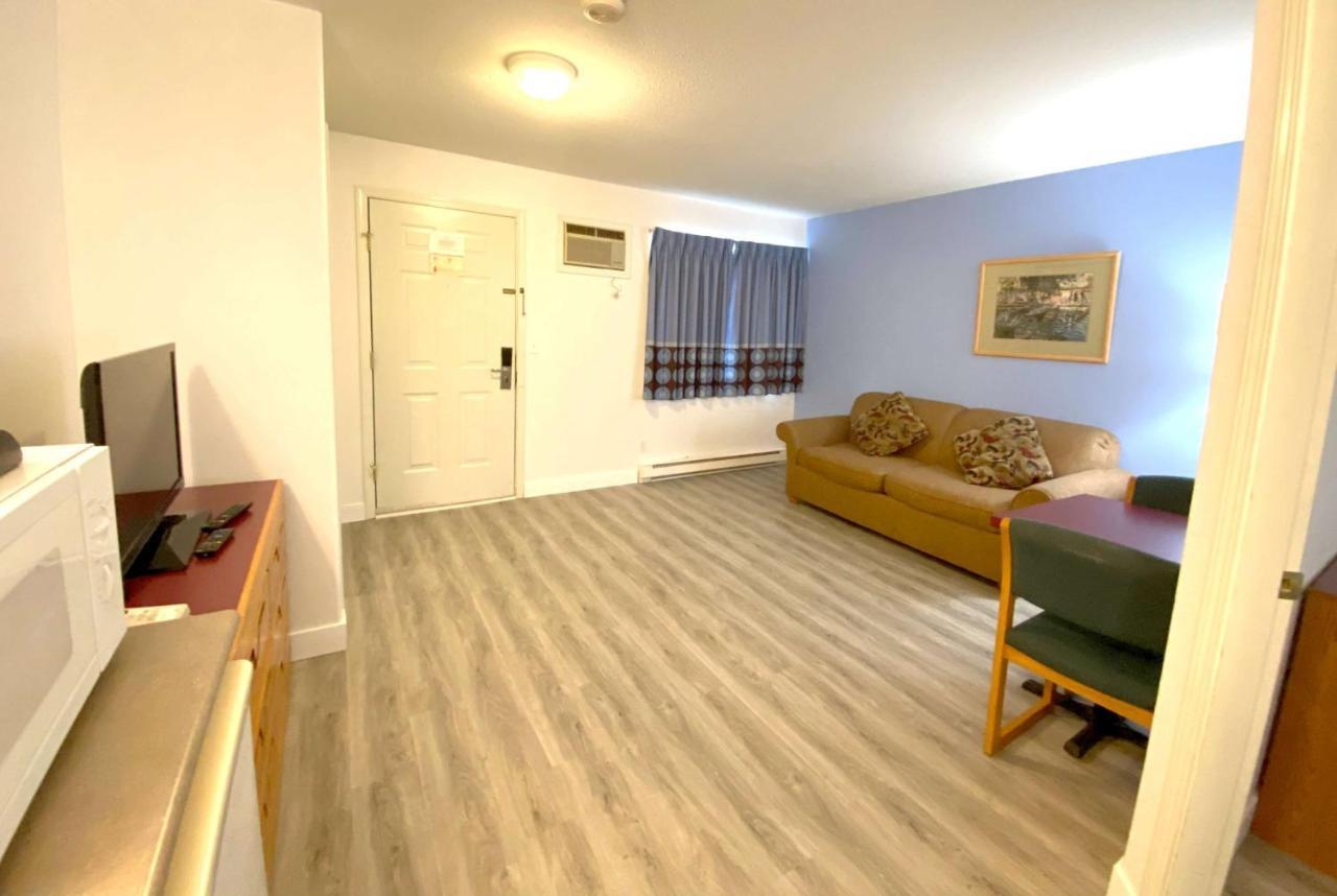 Super 8 By Wyndham Sicamous Hotel Luaran gambar