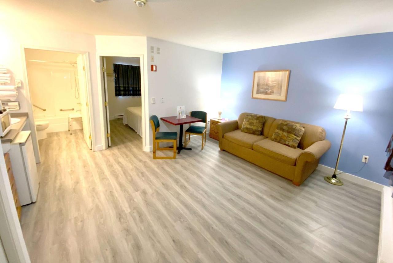 Super 8 By Wyndham Sicamous Hotel Luaran gambar
