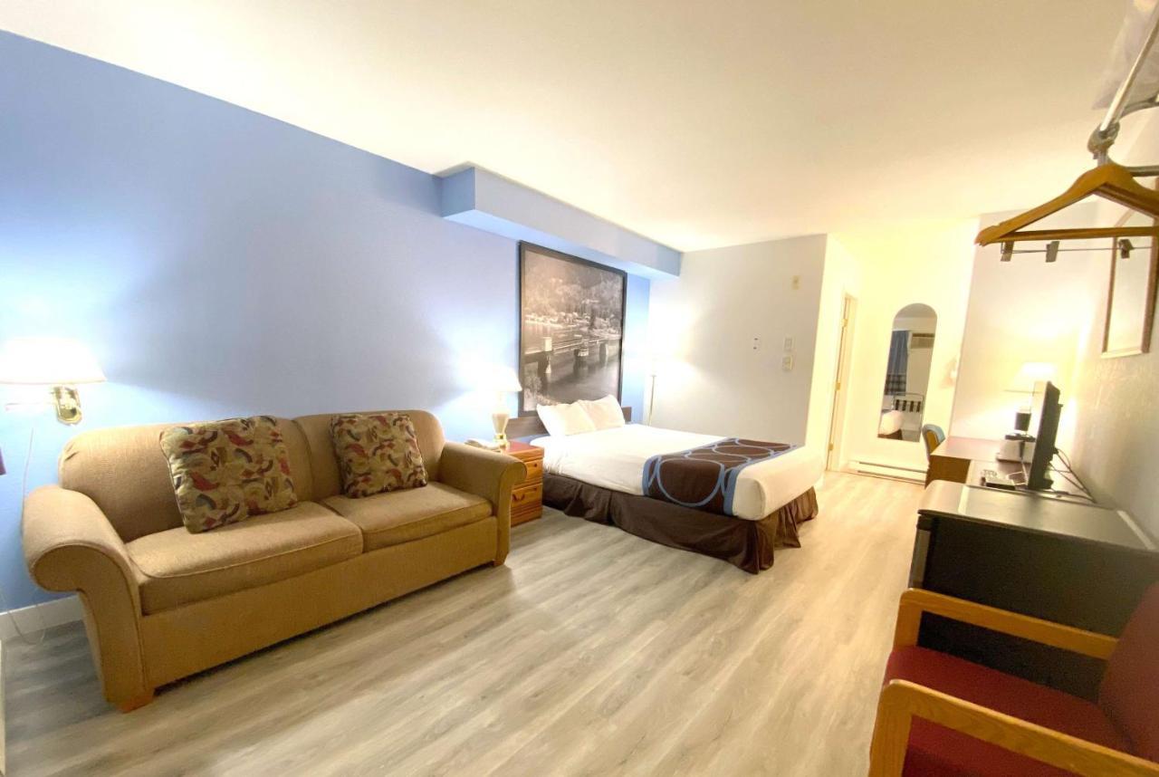 Super 8 By Wyndham Sicamous Hotel Luaran gambar