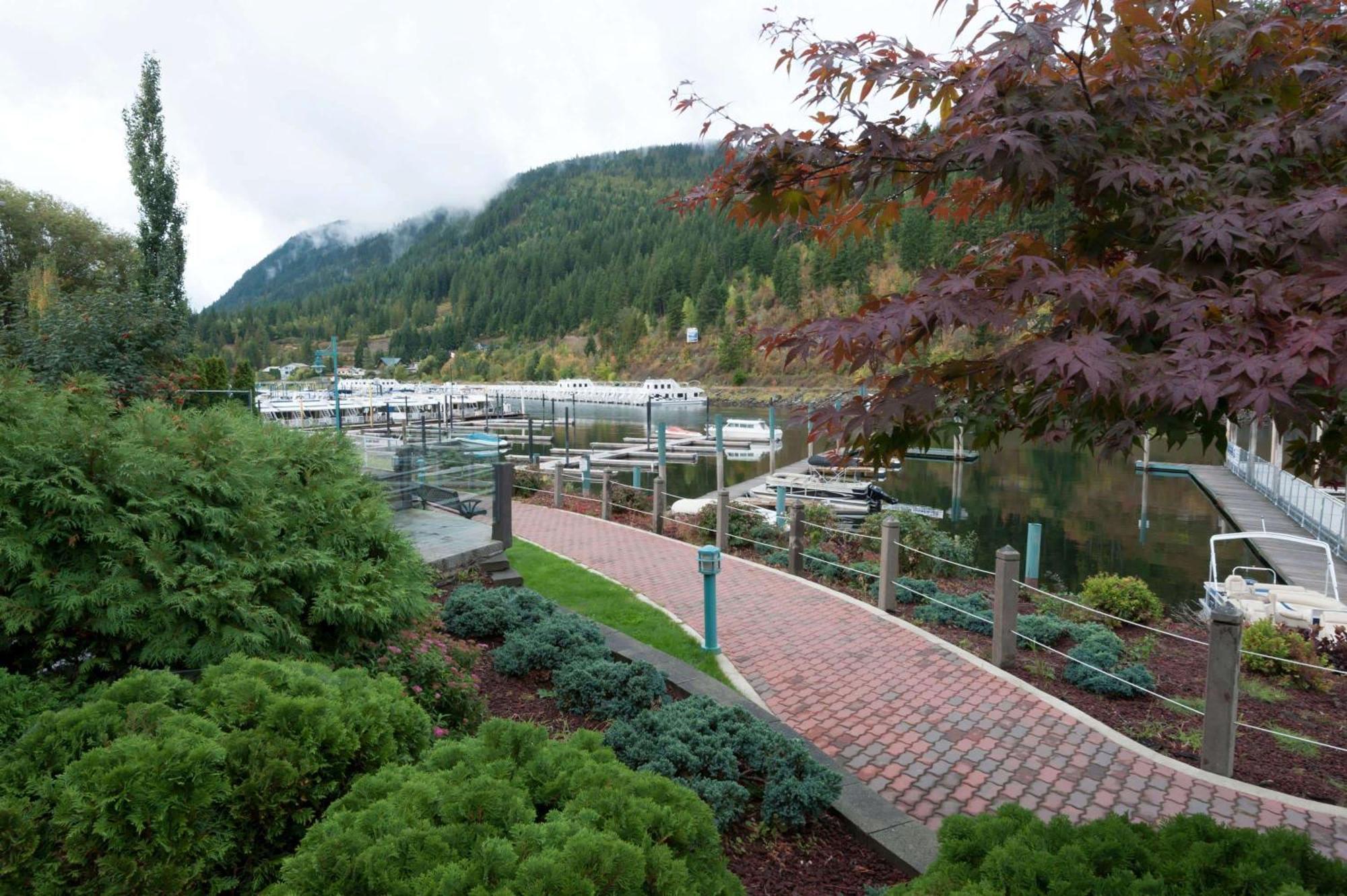 Super 8 By Wyndham Sicamous Hotel Luaran gambar
