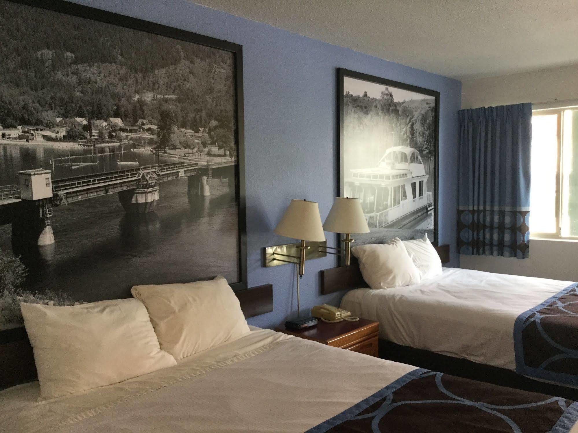 Super 8 By Wyndham Sicamous Hotel Luaran gambar