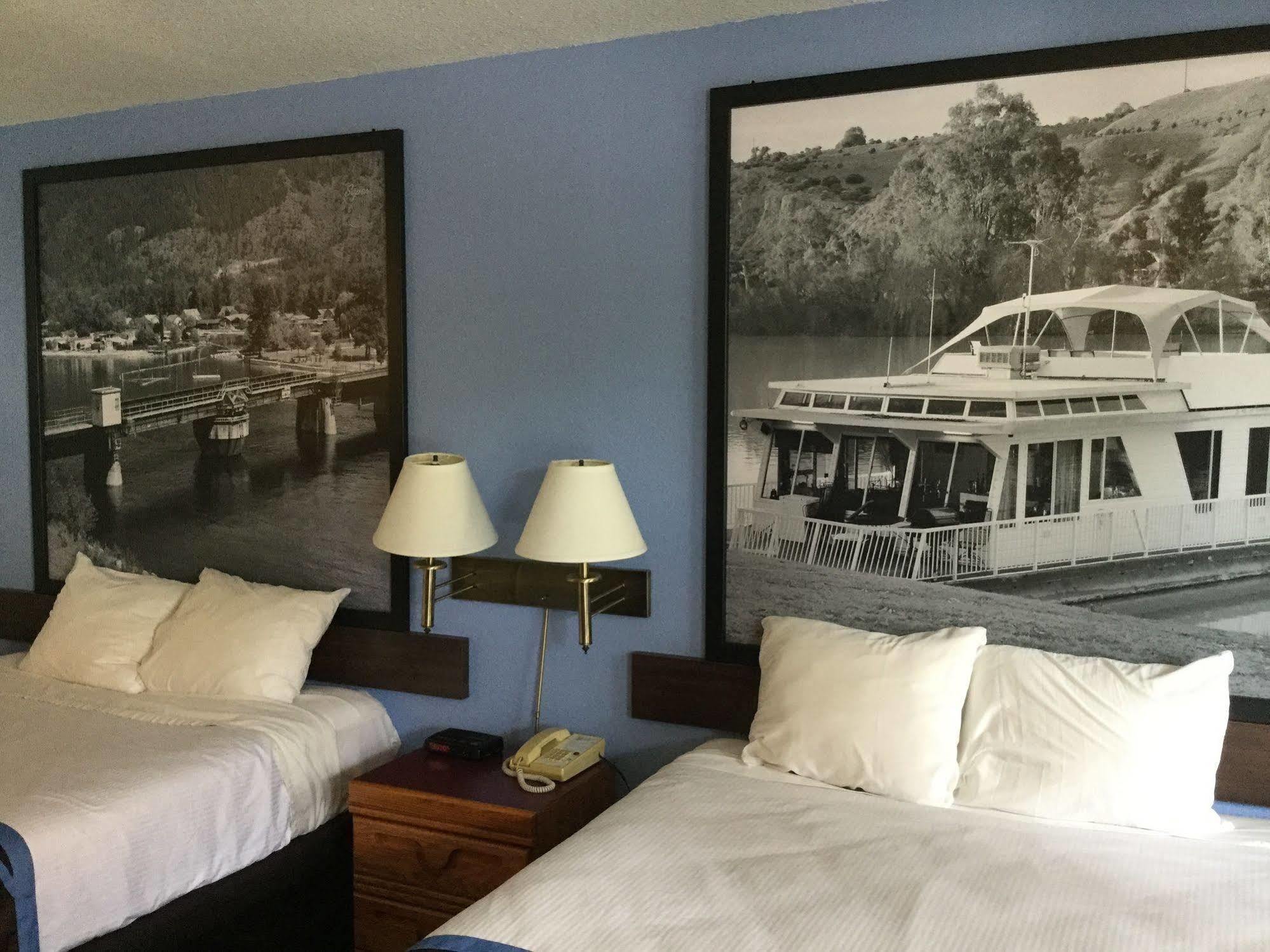 Super 8 By Wyndham Sicamous Hotel Luaran gambar