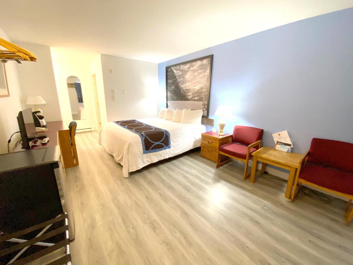 Super 8 By Wyndham Sicamous Hotel Luaran gambar