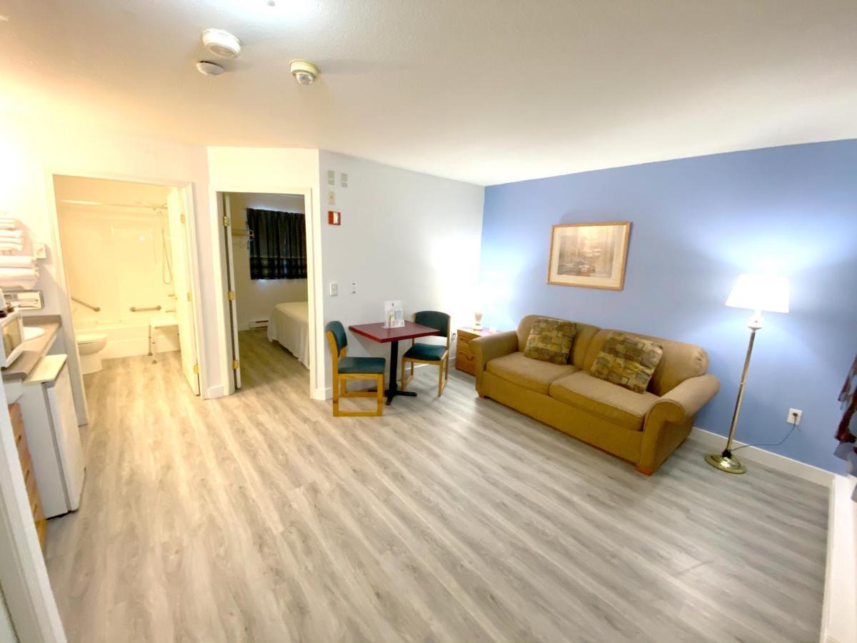 Super 8 By Wyndham Sicamous Hotel Luaran gambar